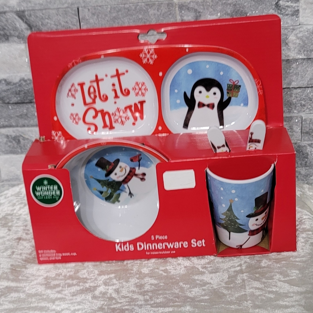 Christmas Winter Wonderlane Kids 5 Piece Dinnerware Set